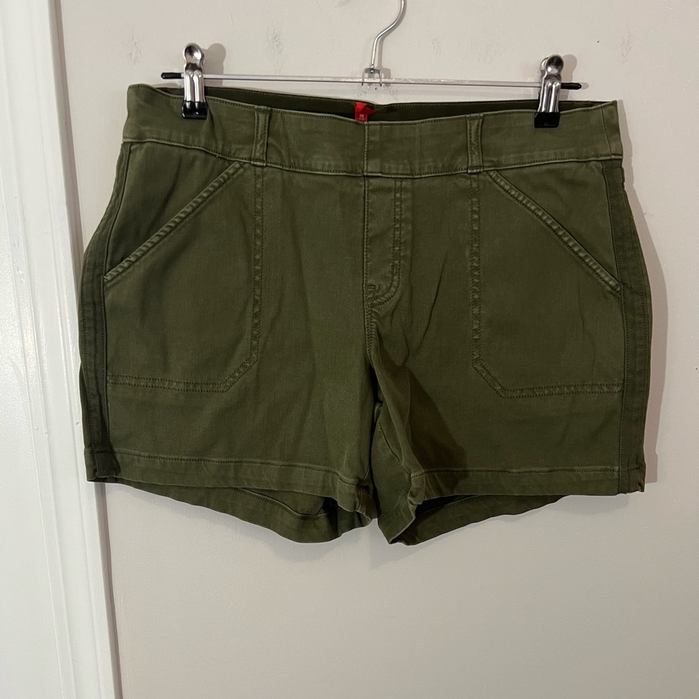 SPANX Army Green Stretch Twill 6" Short - Picture 4 of 8